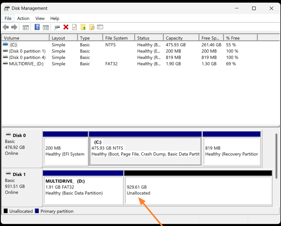 Disk Management showing WinPE partition and unallocated space on the external drive