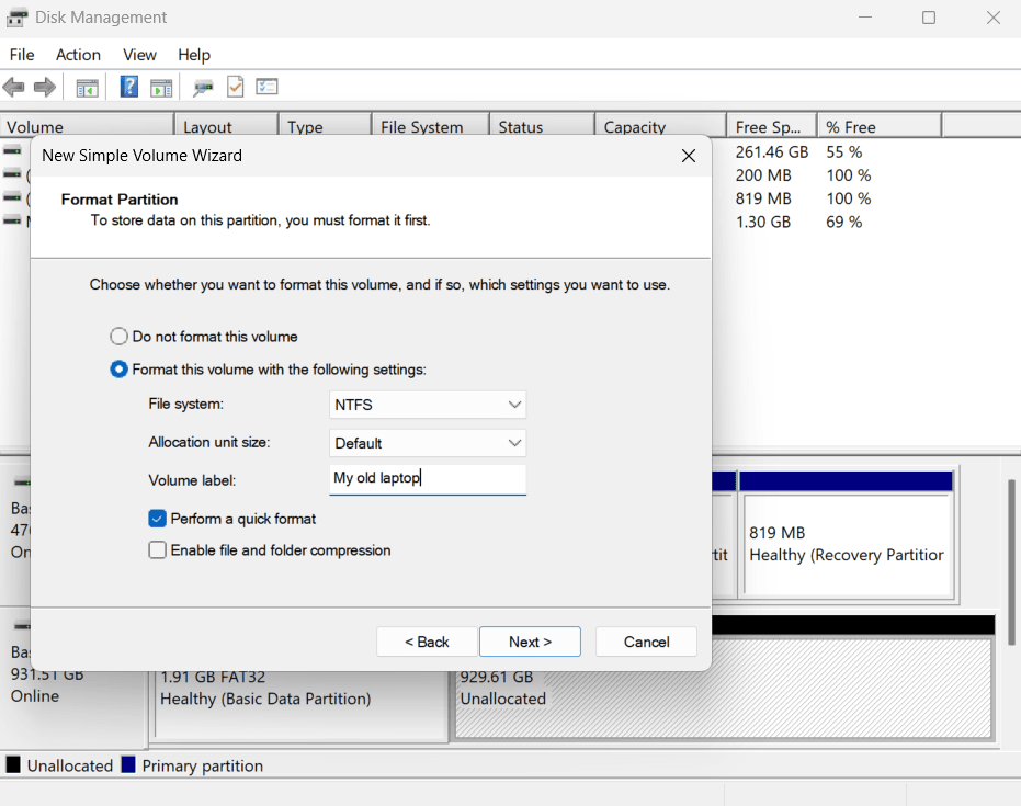 Creating a new volume named My old laptop in Disk Management